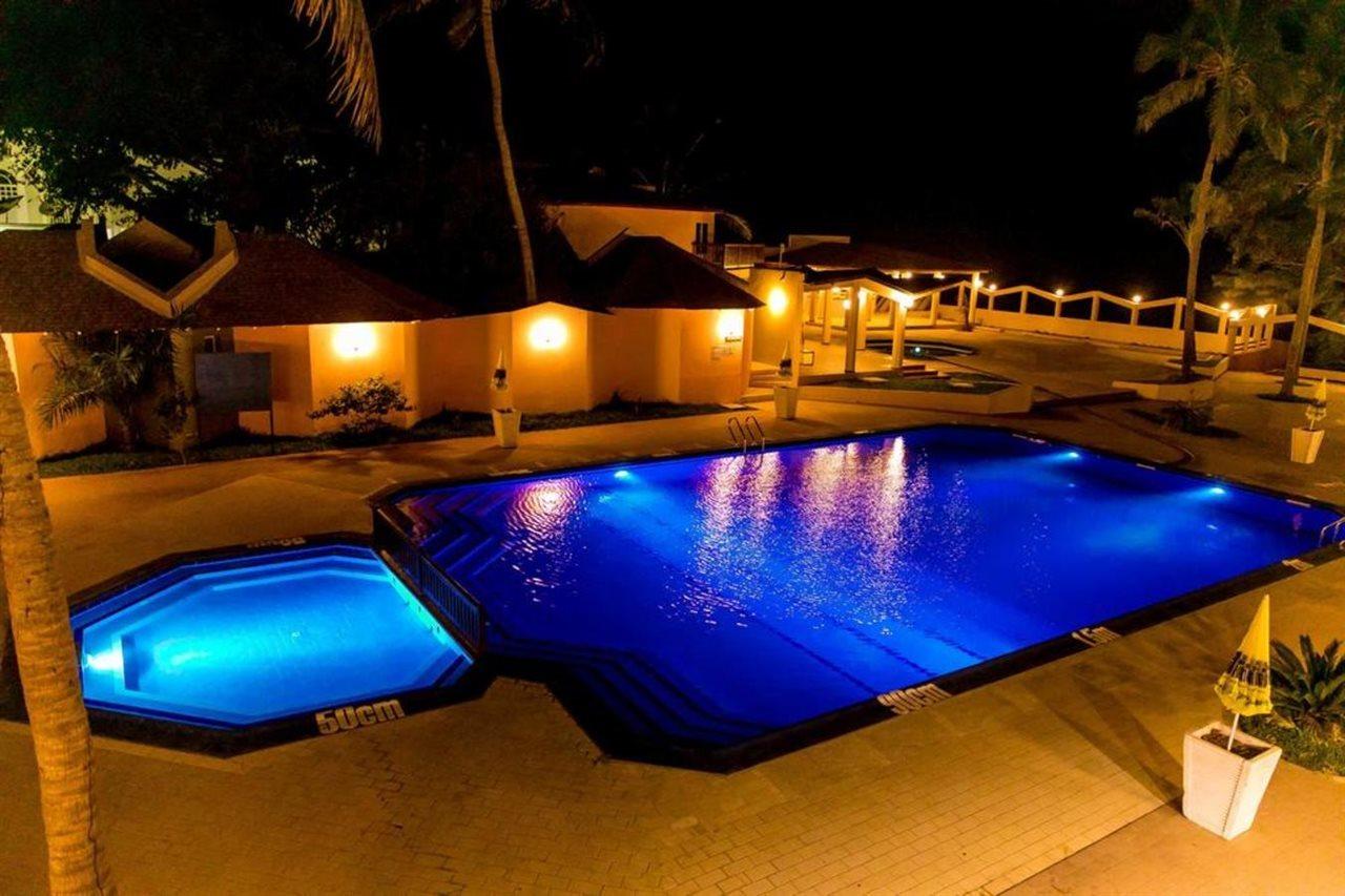Tropic Garden Hotel Bakau Dış mekan fotoğraf