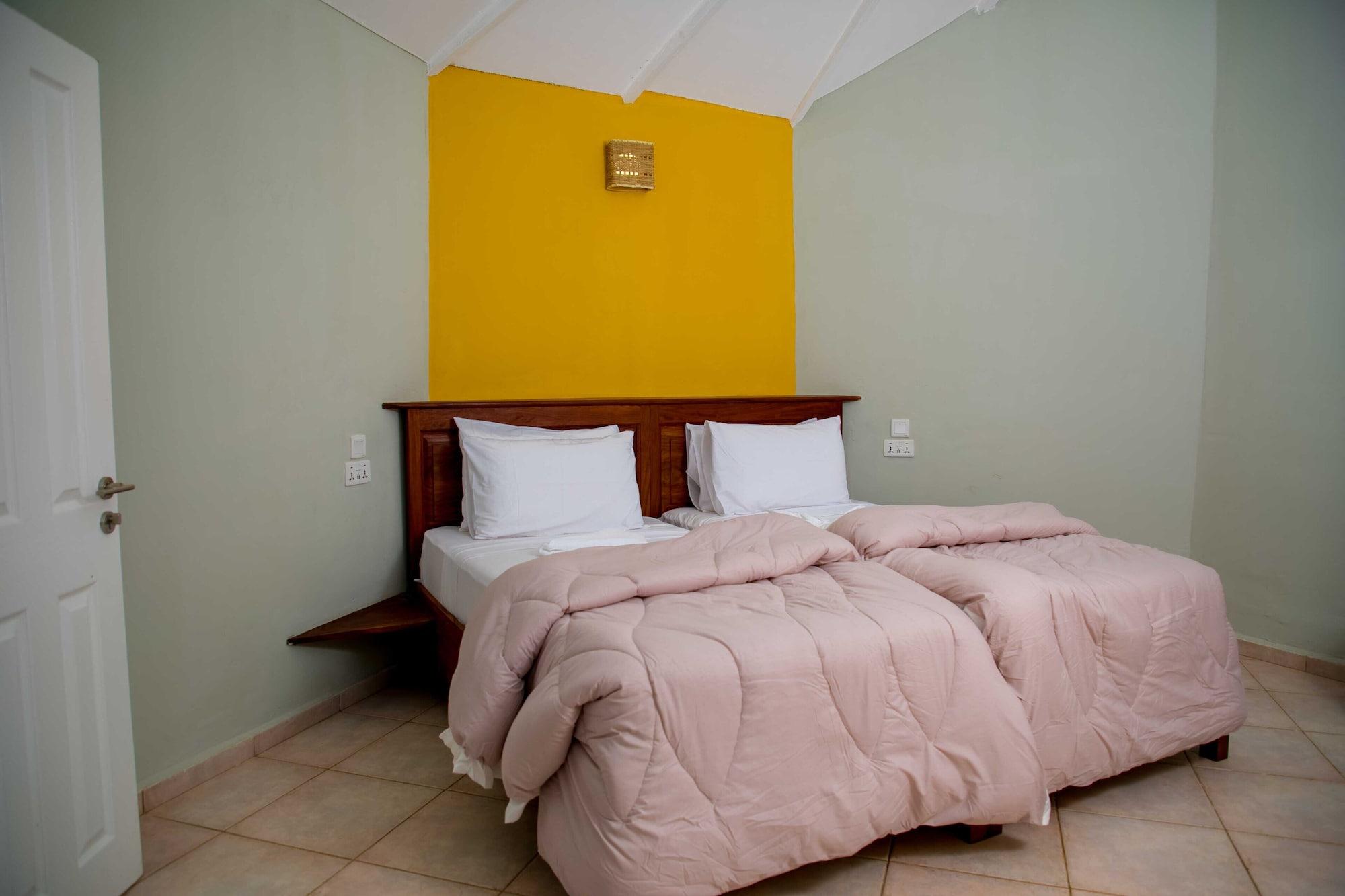 Tropic Garden Hotel Bakau Dış mekan fotoğraf