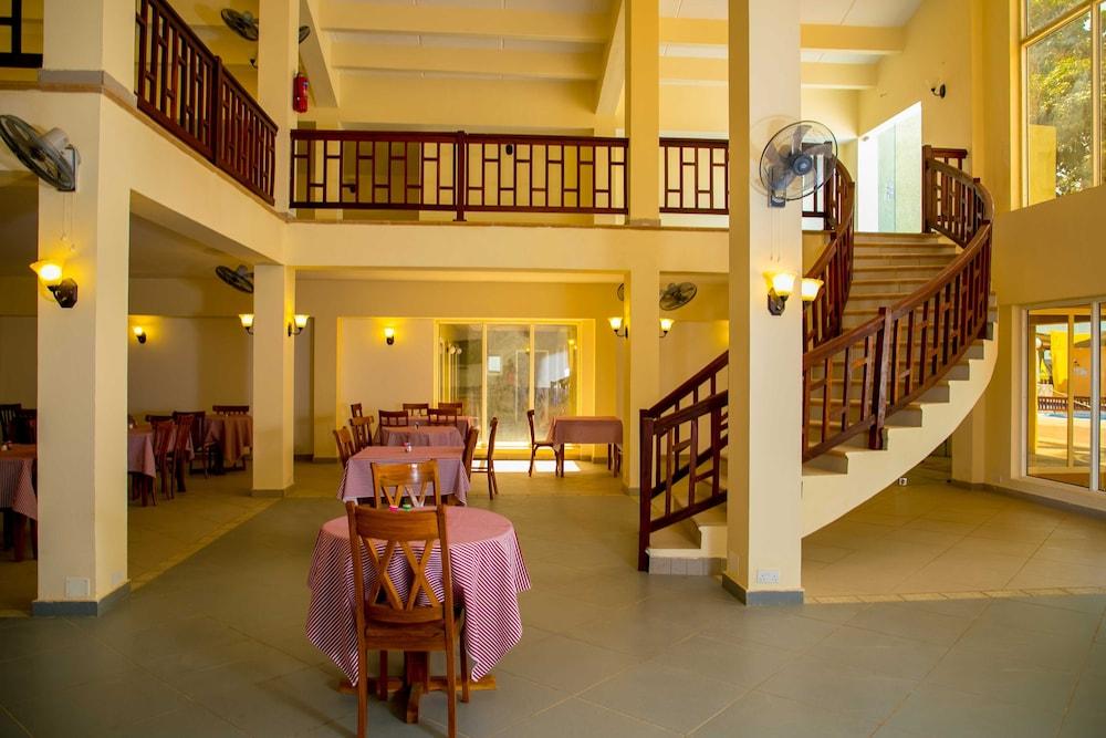 Tropic Garden Hotel Bakau Dış mekan fotoğraf