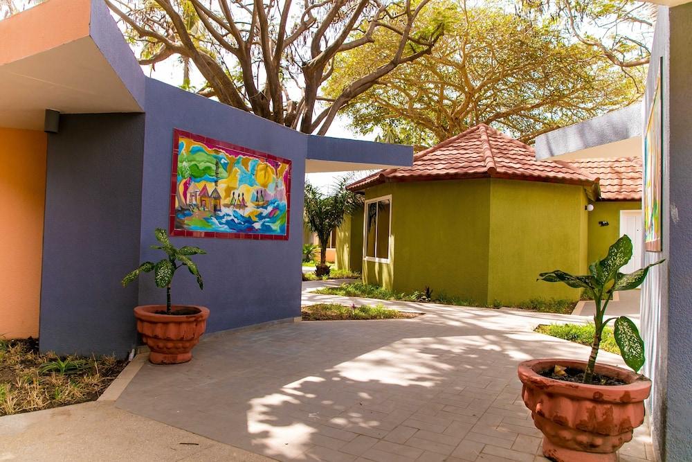 Tropic Garden Hotel Bakau Dış mekan fotoğraf