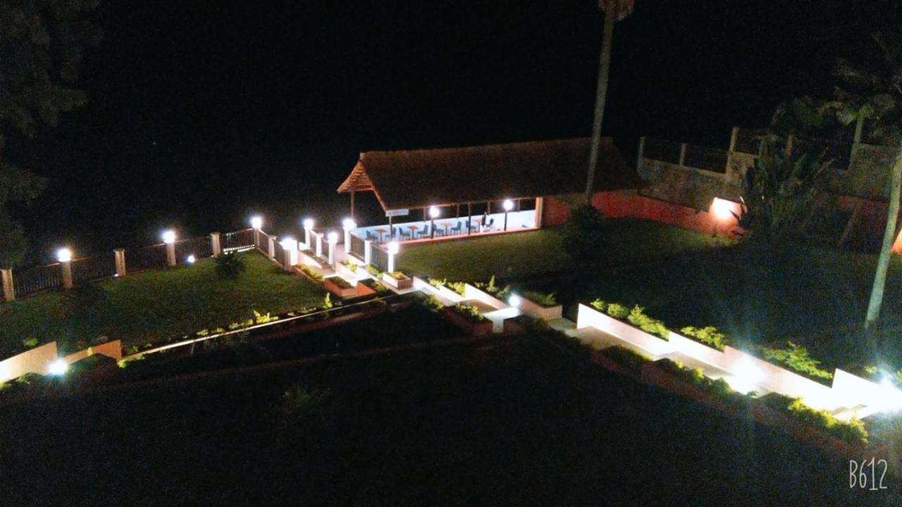 Tropic Garden Hotel Bakau Dış mekan fotoğraf