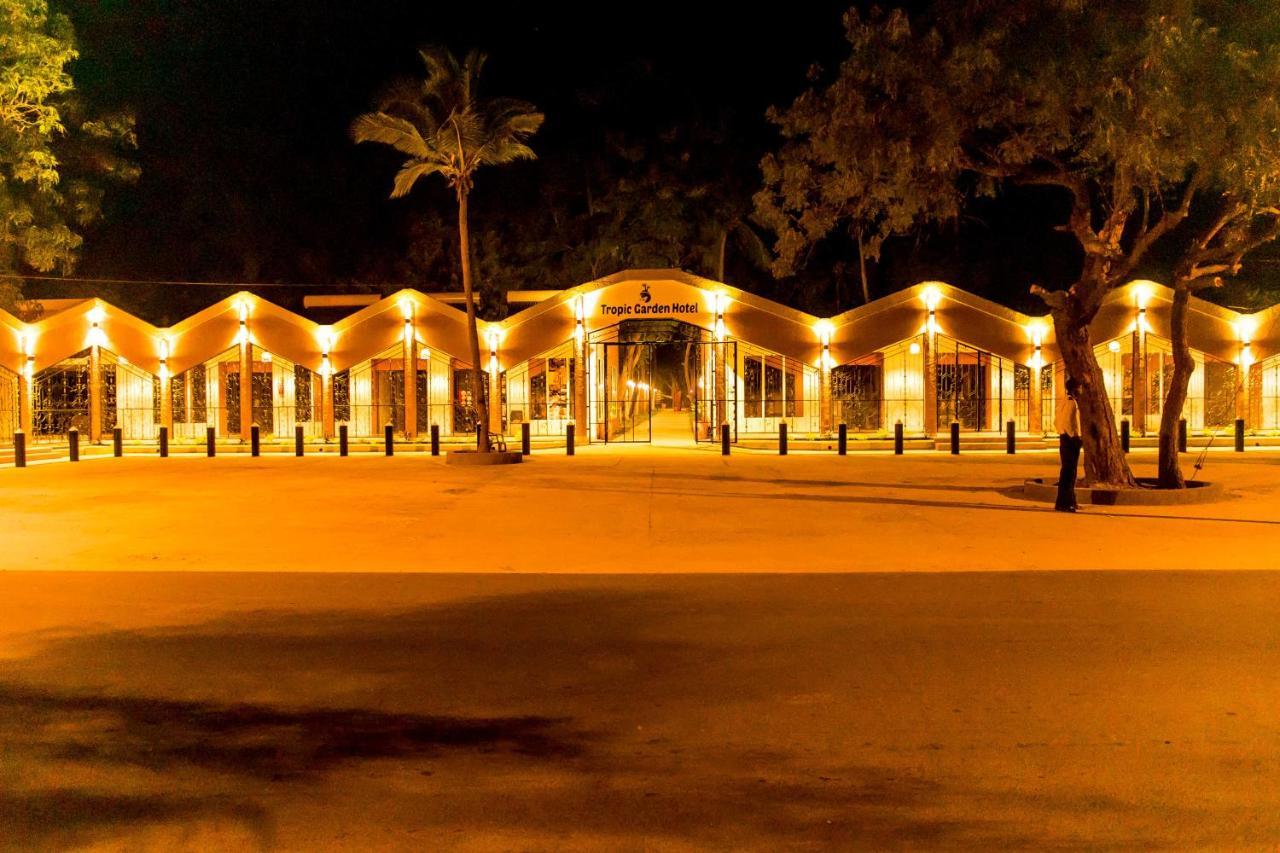 Tropic Garden Hotel Bakau Dış mekan fotoğraf